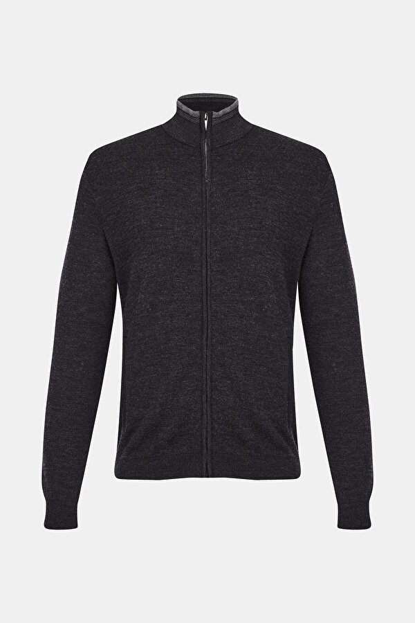 KNITWEAR