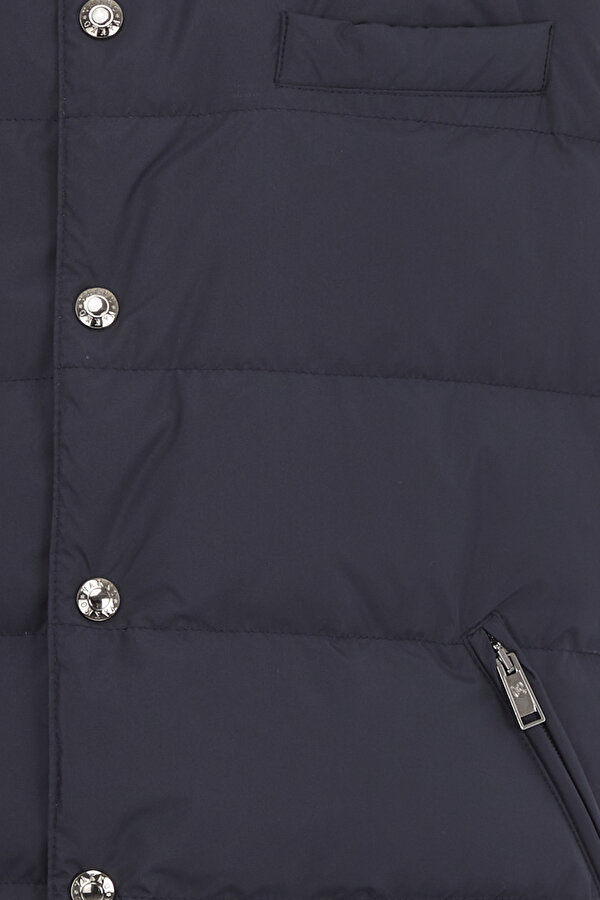 VEST 7