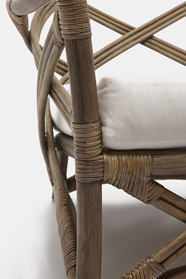 CHAIR 7