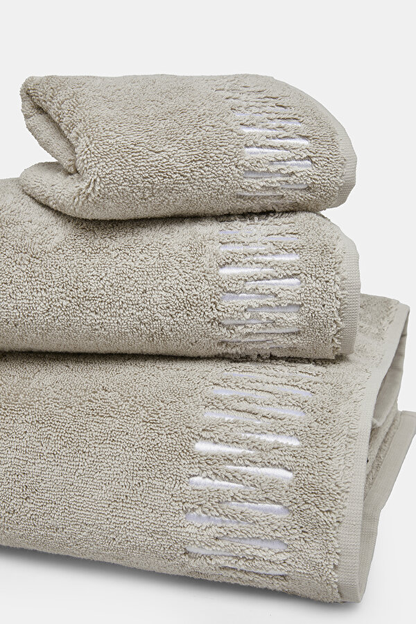TOWEL 6