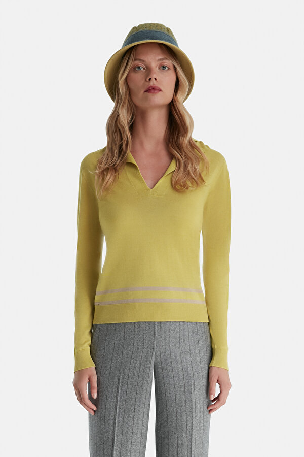 KNITWEAR