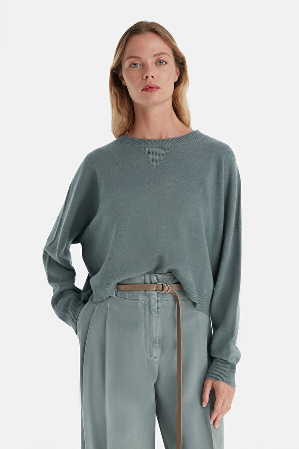 KNITWEAR