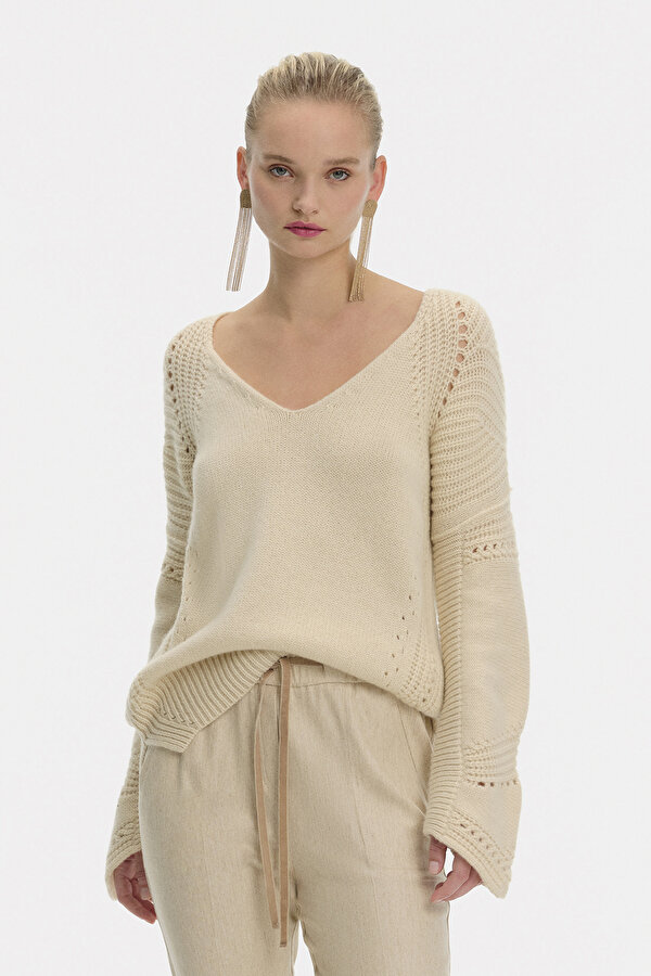 KNITWEAR