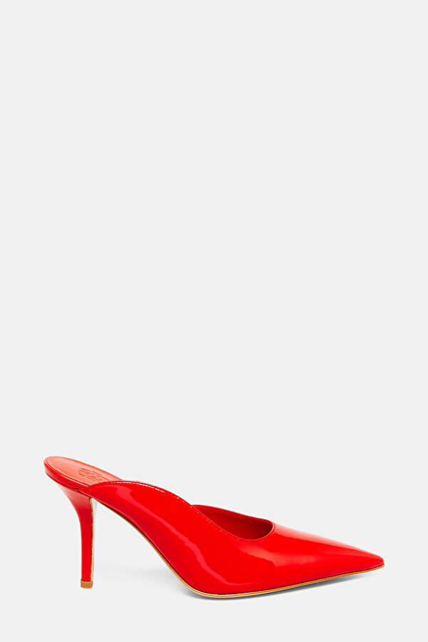 Red Slipper