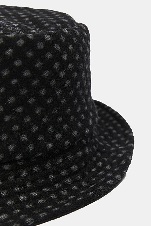 HAT 6