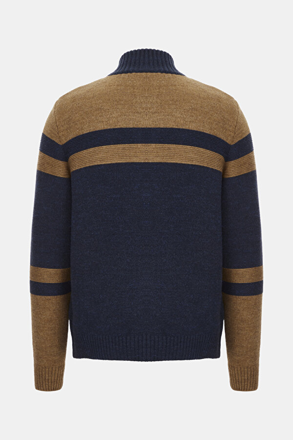 KNITWEAR 2