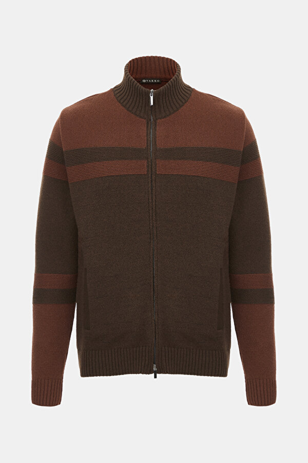 KNITWEAR