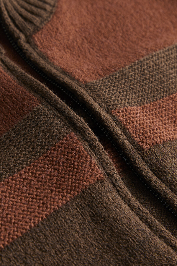 KNITWEAR 6
