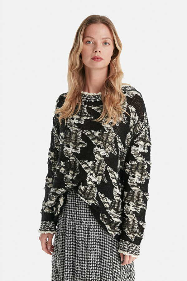 KNITWEAR