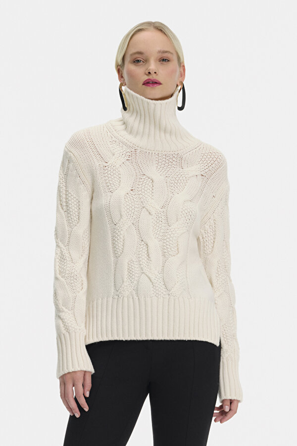 KNITWEAR