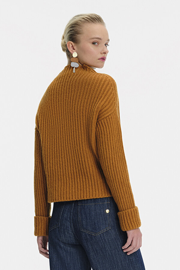 KNITWEAR 2