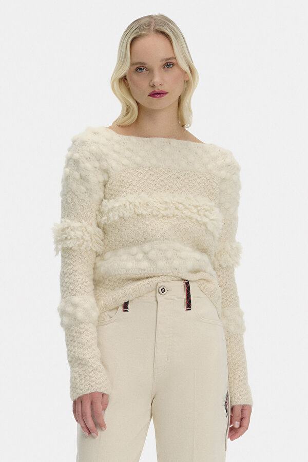KNITWEAR