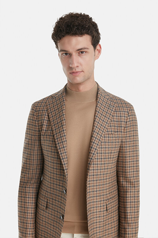 KNITWEAR