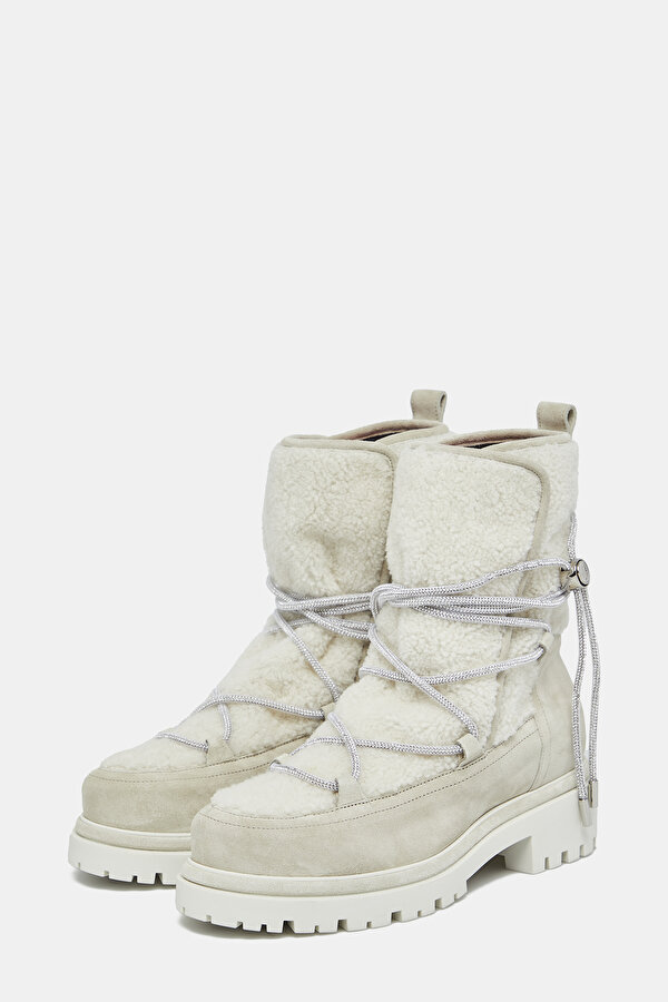 BOOTS 2
