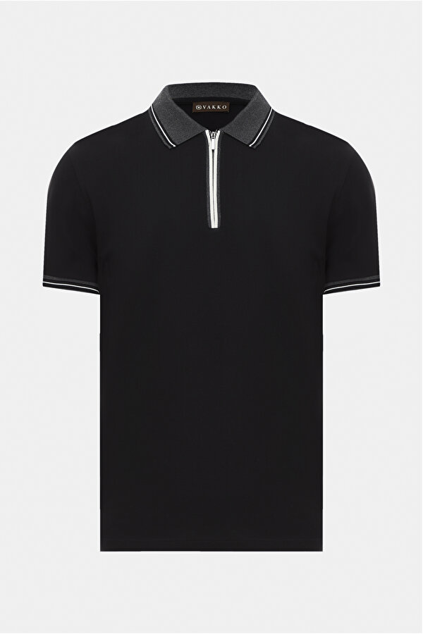 BLACK T-SHIRT