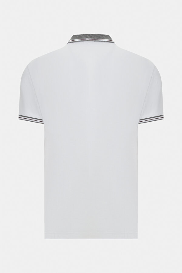 WHITE T-SHIRT 2