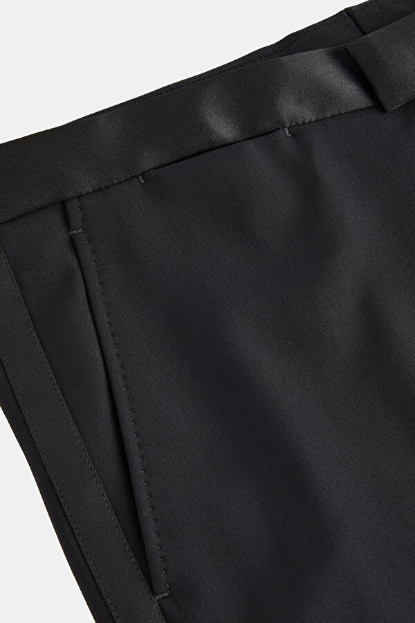 BLACK TUXEDO 6