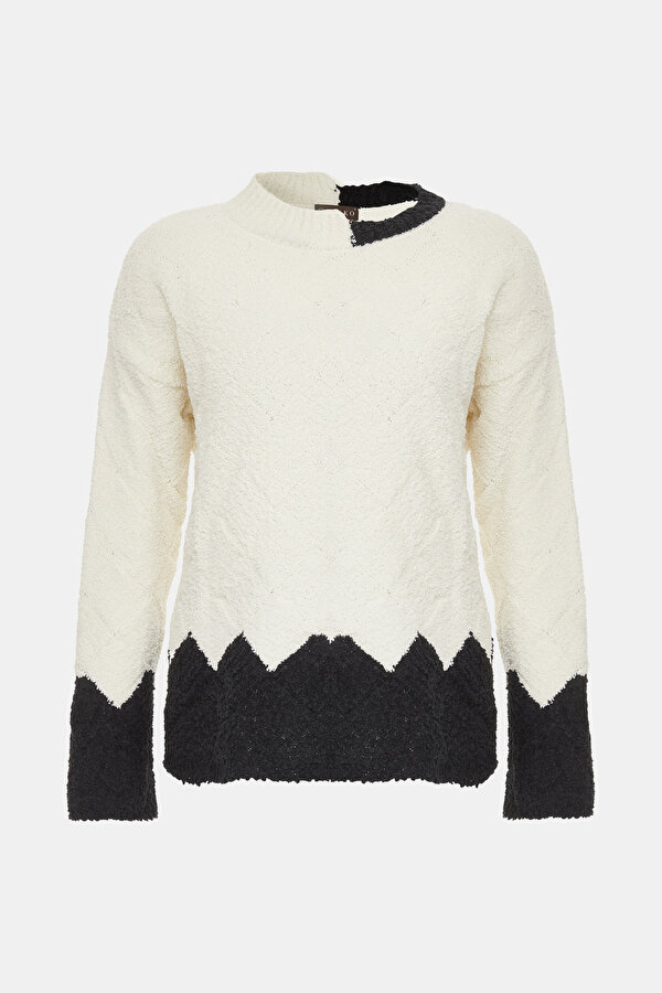 BLACK BASIC / ROUND NECKLINE