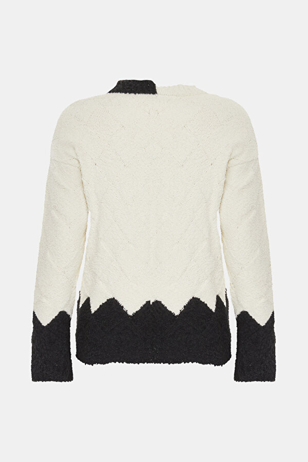 BLACK BASIC / ROUND NECKLINE 2