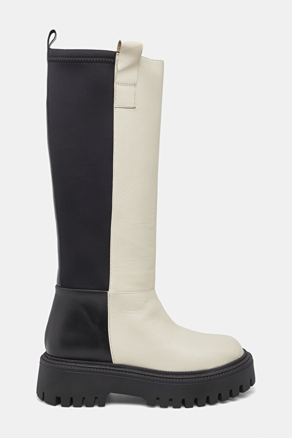BLACK LEATHER BOOTS