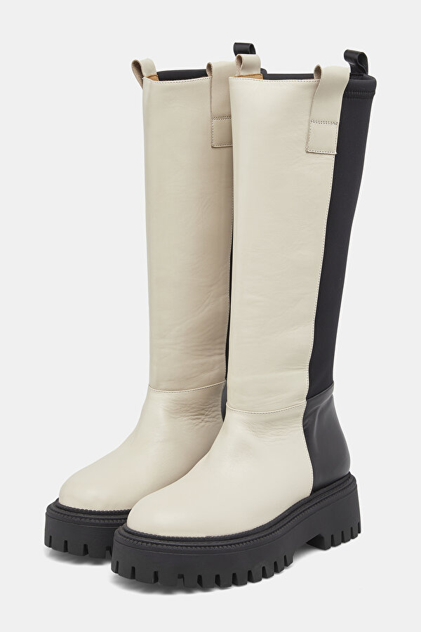 BLACK LEATHER BOOTS 2