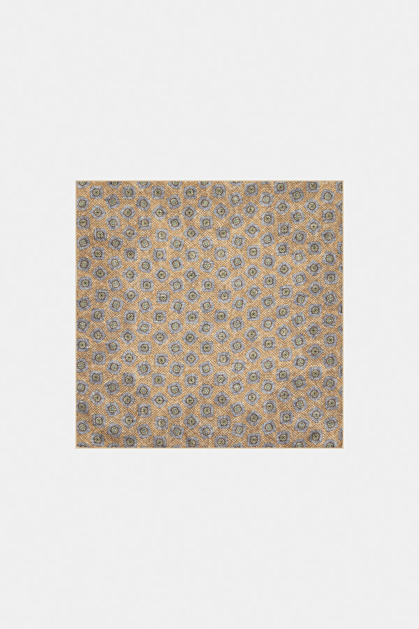 HANDKERCHIEF 2