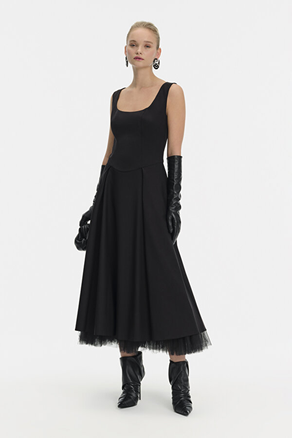 DRESS
