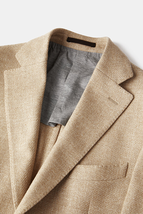 BEIGE JACKET 2
