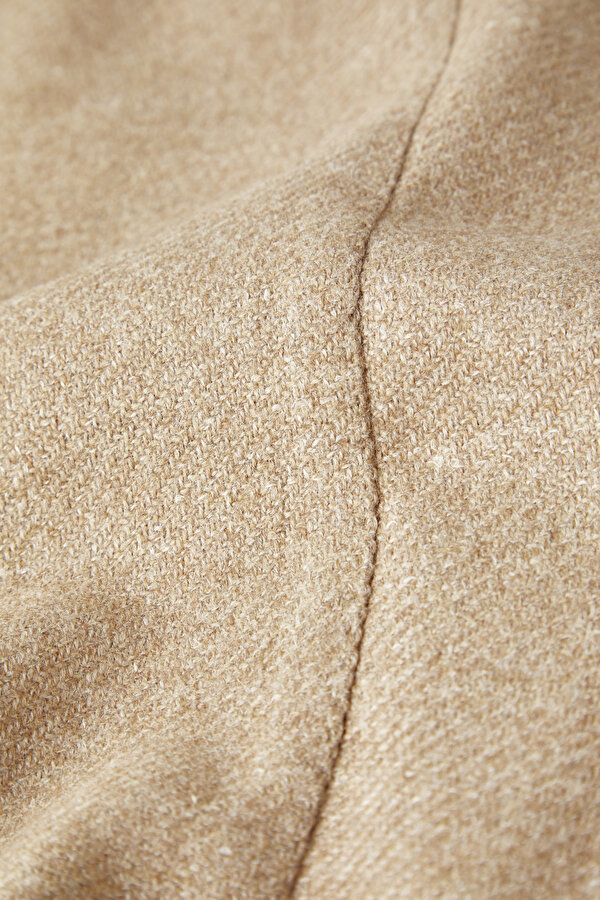BEIGE JACKET 6
