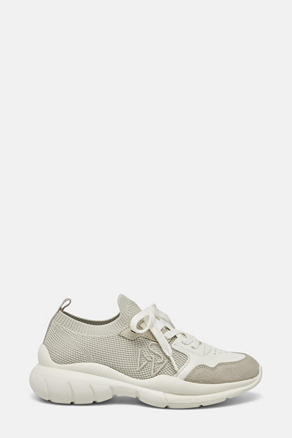 LIGHT GREY SNEAKER