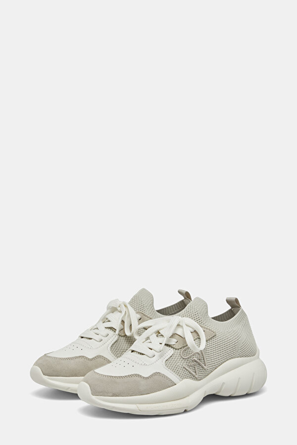 LIGHT GREY SNEAKER 2