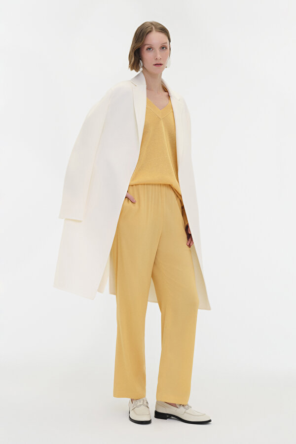 WHITE OVERCOAT 2