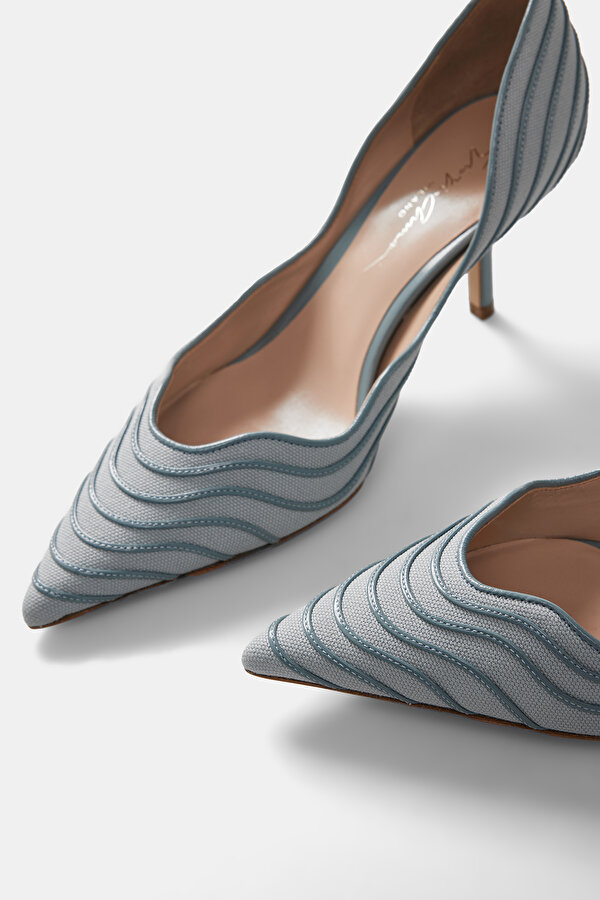BLUE SHOES 6