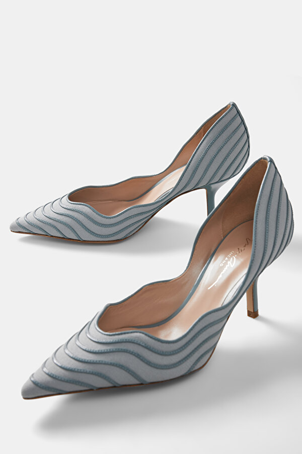 BLUE SHOES 7