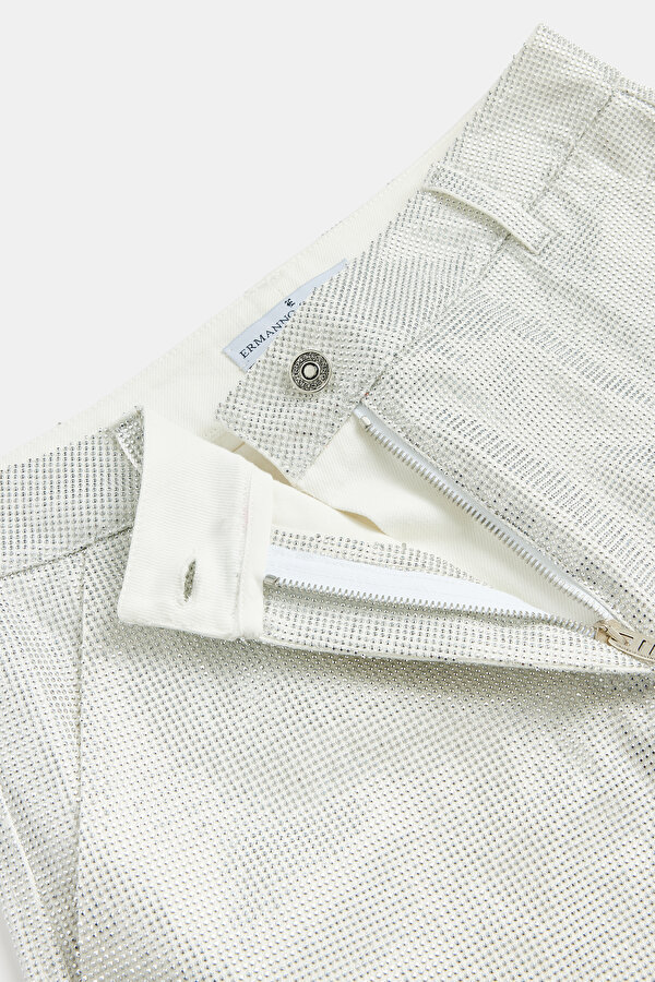 WHITE DESIGN FILLED BERMUDA 7