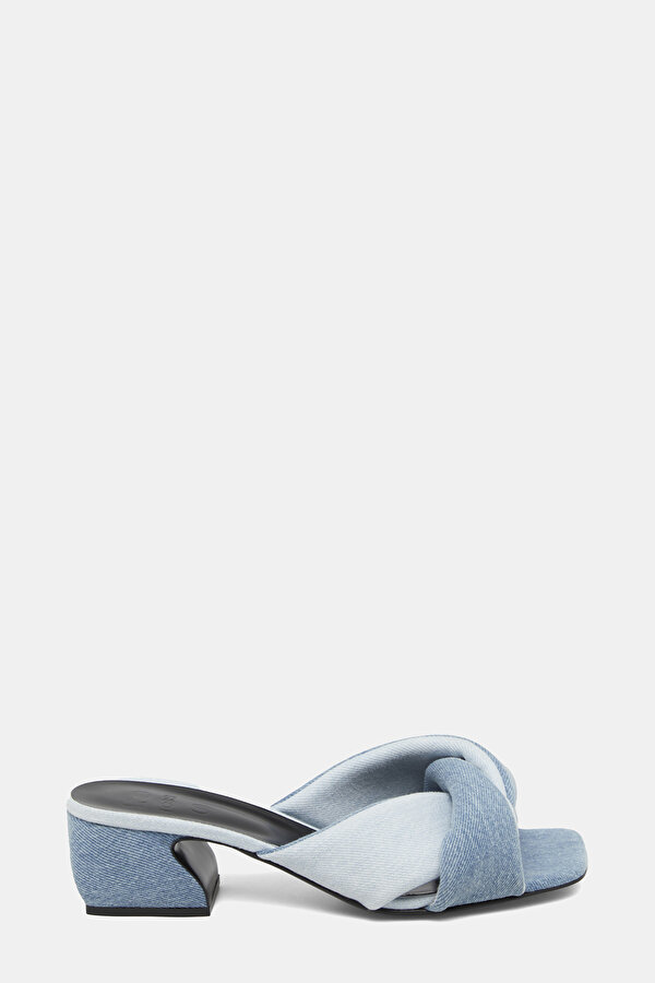 BLUE SLIPPER