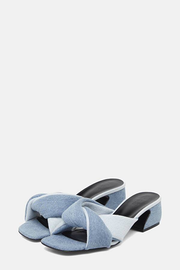 BLUE SLIPPER 2