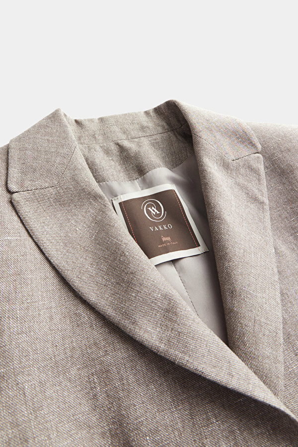 BEIGE JACKET 7