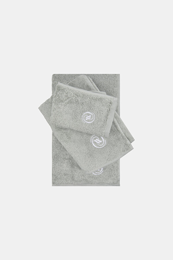 MONOGRAM AÇIK GRİ HAVLU 2