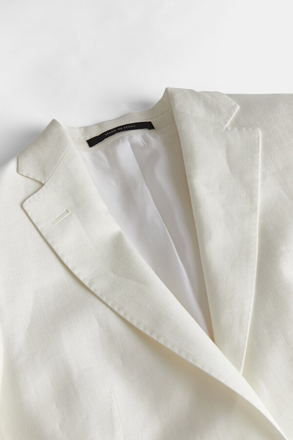 WHITE JACKET 6