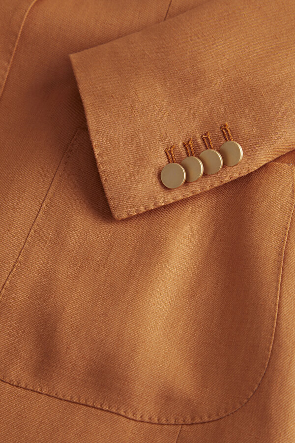 ORANGE JACKET 7