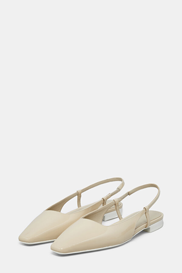 WHITE LEATHER SHOE 2