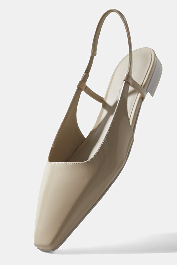WHITE LEATHER SHOE 6