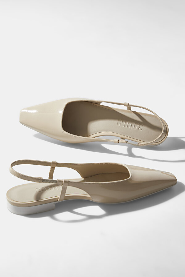 WHITE LEATHER SHOE 7