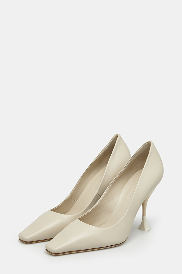 BEIGE LEATHER SHOE 2