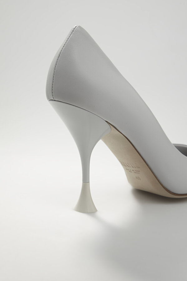 GREY LEATHER SHOES 6