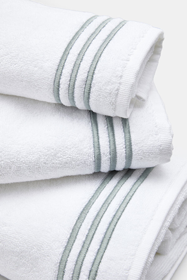 TOWEL 6