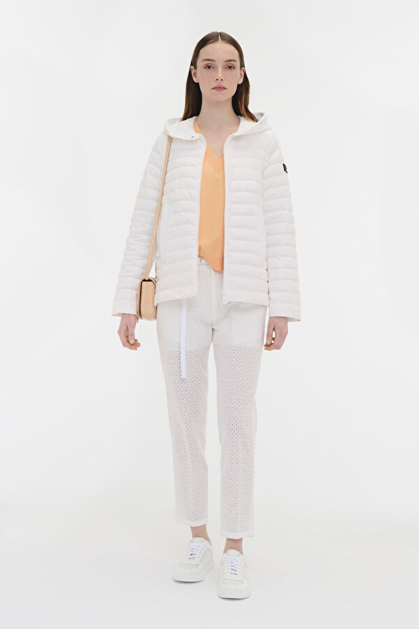 WHITE COAT