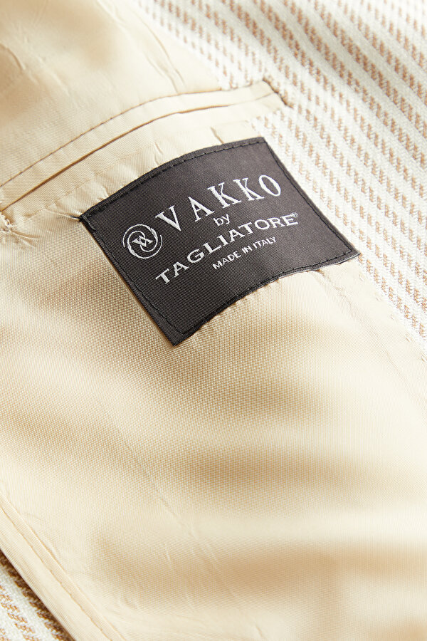 BEIGE JACKET 7