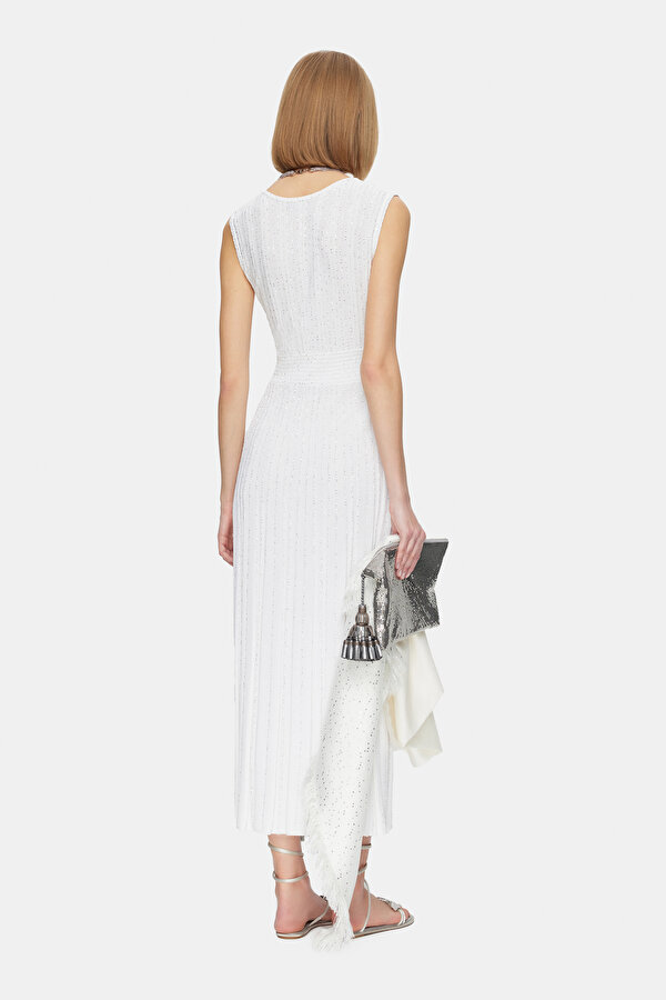 WHITE SLEEVELESS DRESS 2